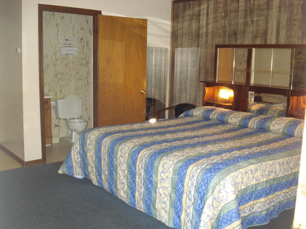 Cedar Grove Motel 앨투나 객실 사진