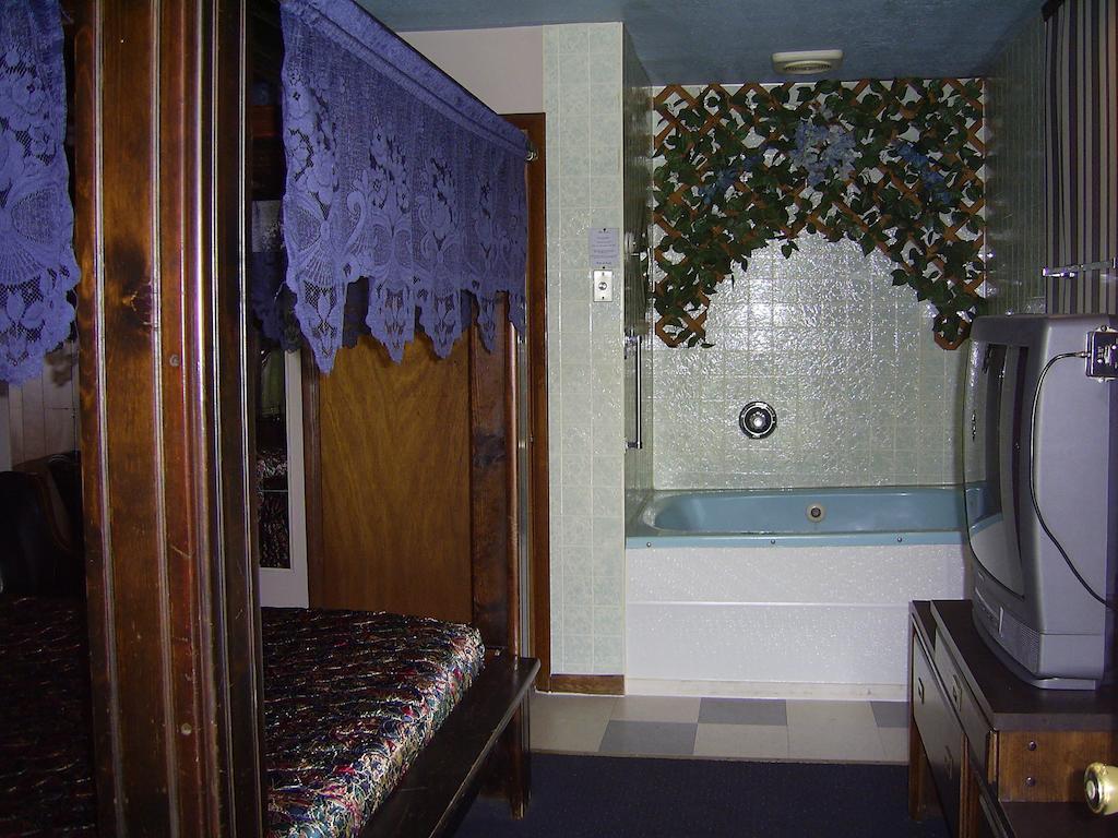 Cedar Grove Motel 앨투나 외부 사진
