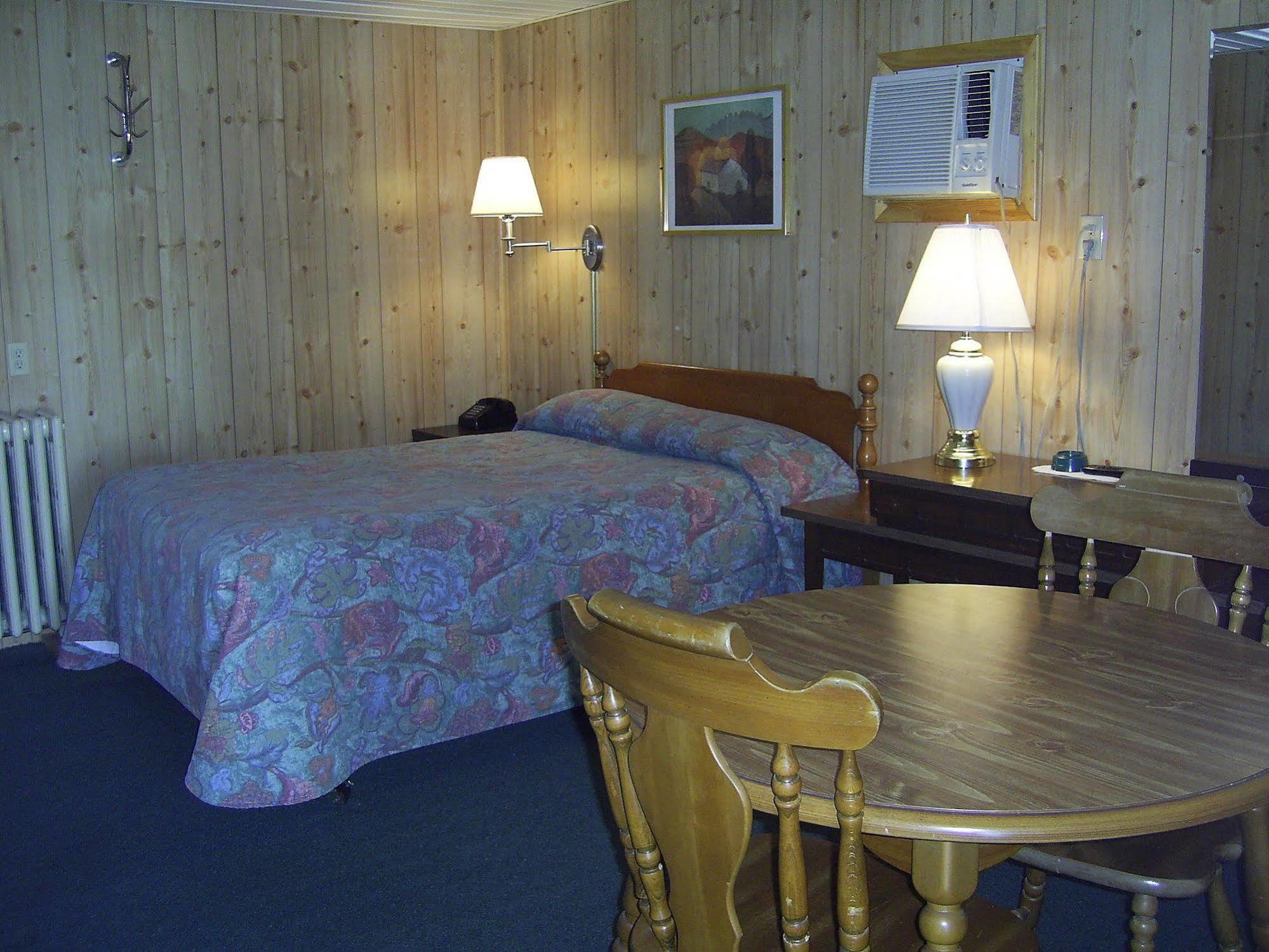 Cedar Grove Motel 앨투나 외부 사진